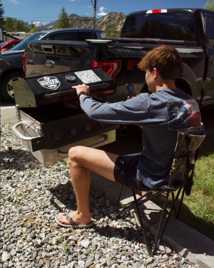 Cooking on the GrillGate with the dual fuel burner and grate